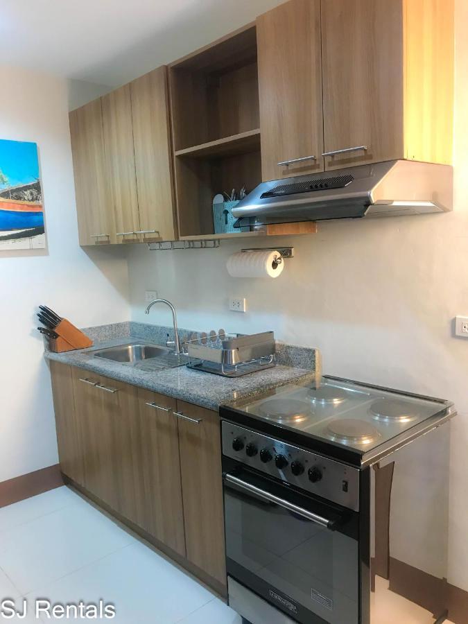 2 Bedroom Condo @ Midpoint Residences W/ City View Mandaue Esterno foto
