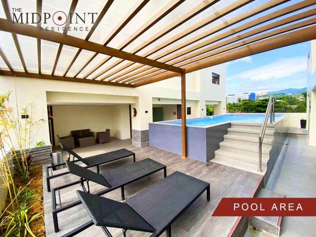2 Bedroom Condo @ Midpoint Residences W/ City View Mandaue Esterno foto
